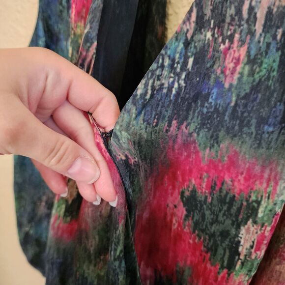 HAUTE HIPPIE 100% Silk Wrap Blouse Abstract Floral Multi HH Tank Women's S $179 - Picture 3 of 10